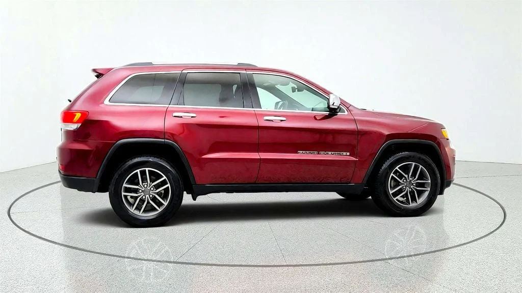 Used 2019 Velvet Red Pearlcoat Jeep Limited 4x2 image 4