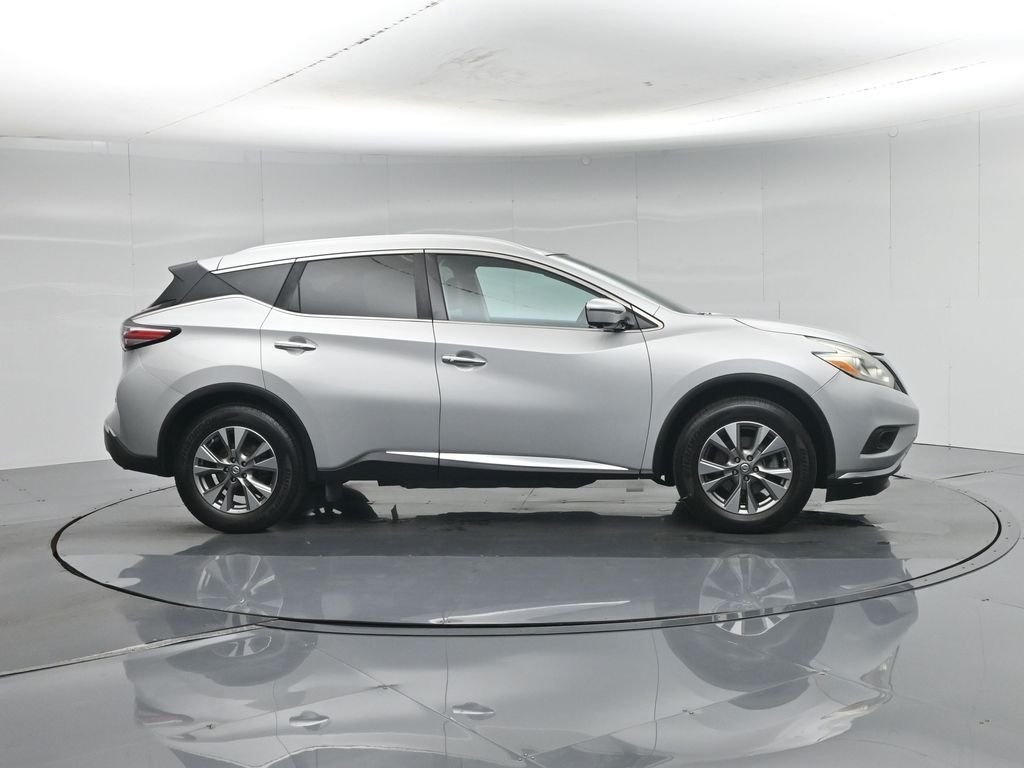 Used 2016 Silver Nissan SL image 23