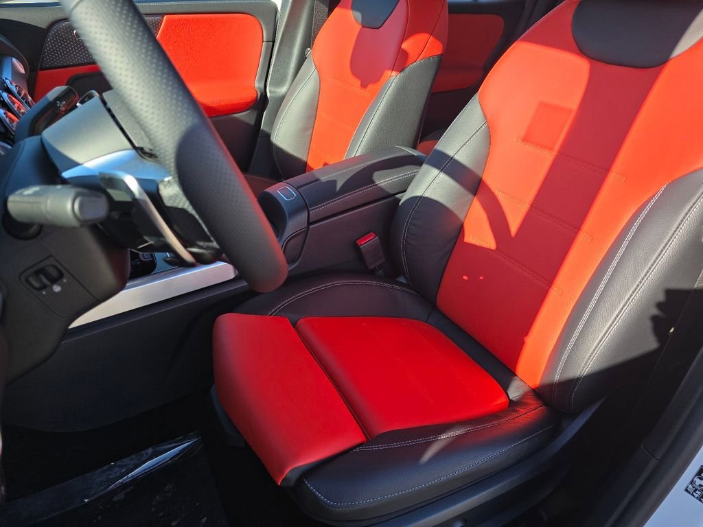 2025 Mercedes-Benz GLB GLB35 AMG - Photo 61