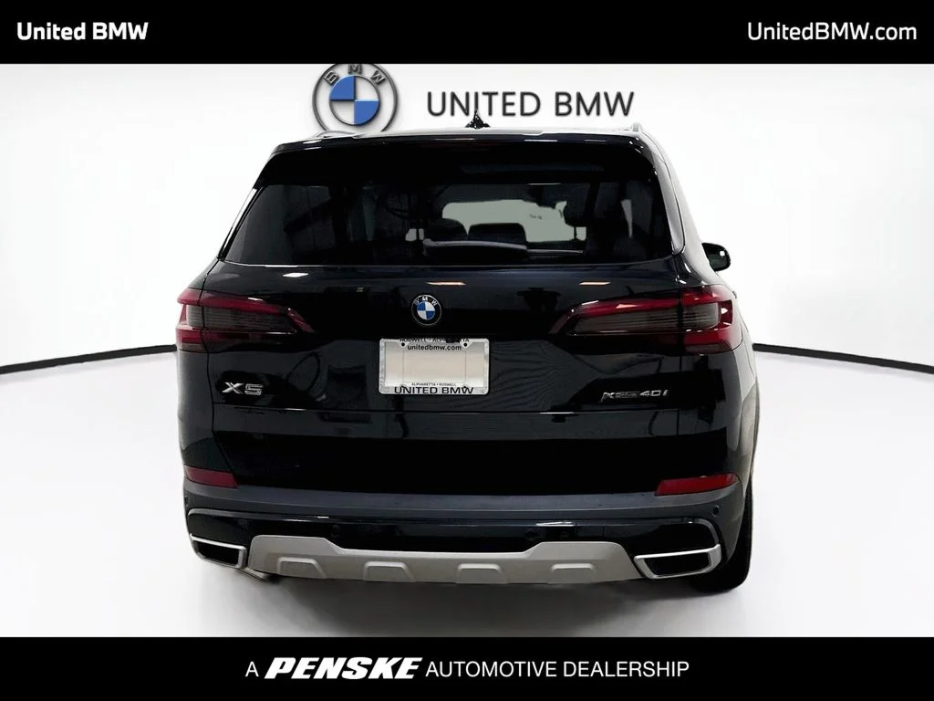 Used 2021 Black Sapphire Metallic BMW xDrive40i image 6