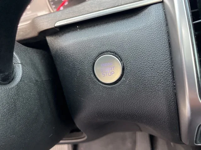 Used 2023 Black Kia X-Line S image 23