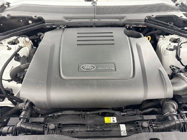 Used 2023 White Land Rover S image 32