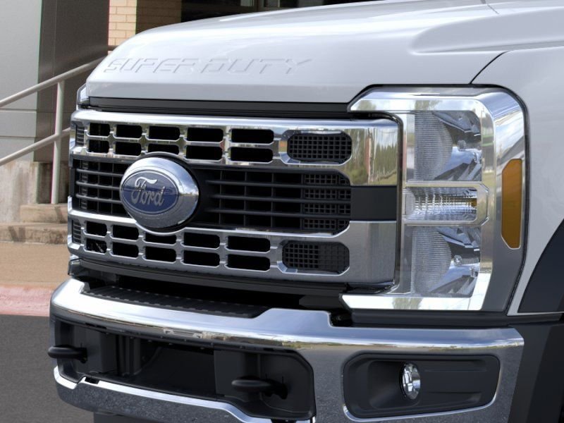 2025 Ford F-550 Super Duty Chassis Cab XL - Photo 17