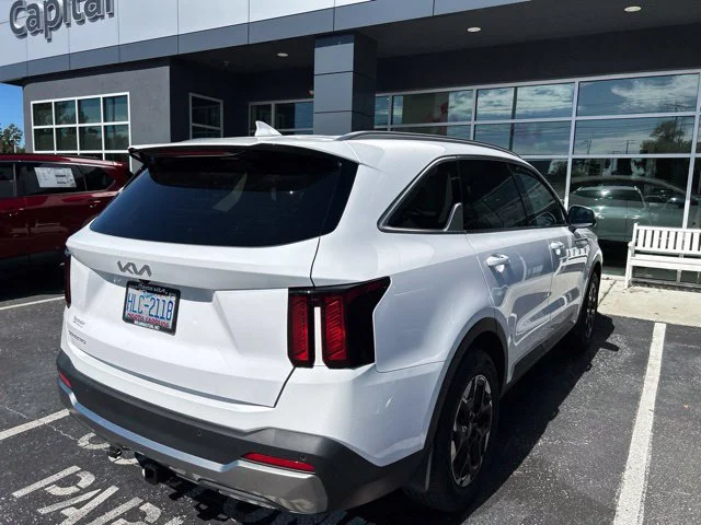 Used 2025 White Kia S image 9