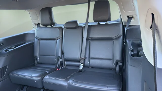 Used 2025 Silver Metallic Ford Platinum image 17