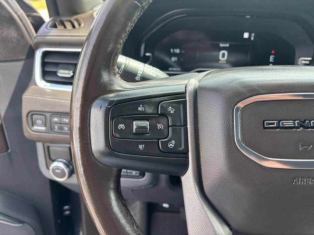 Used 2022 Green GMC Denali image 13