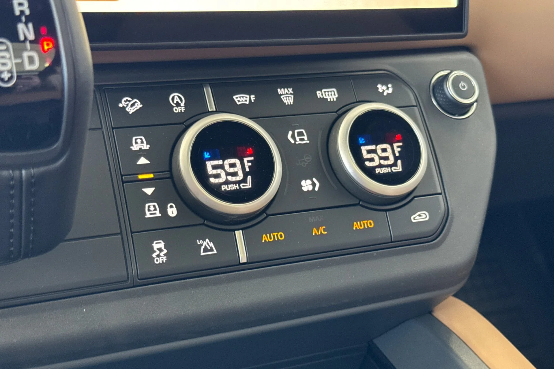 New 2026 Carpathian Grey Land Rover X-Dynamic SE image 24