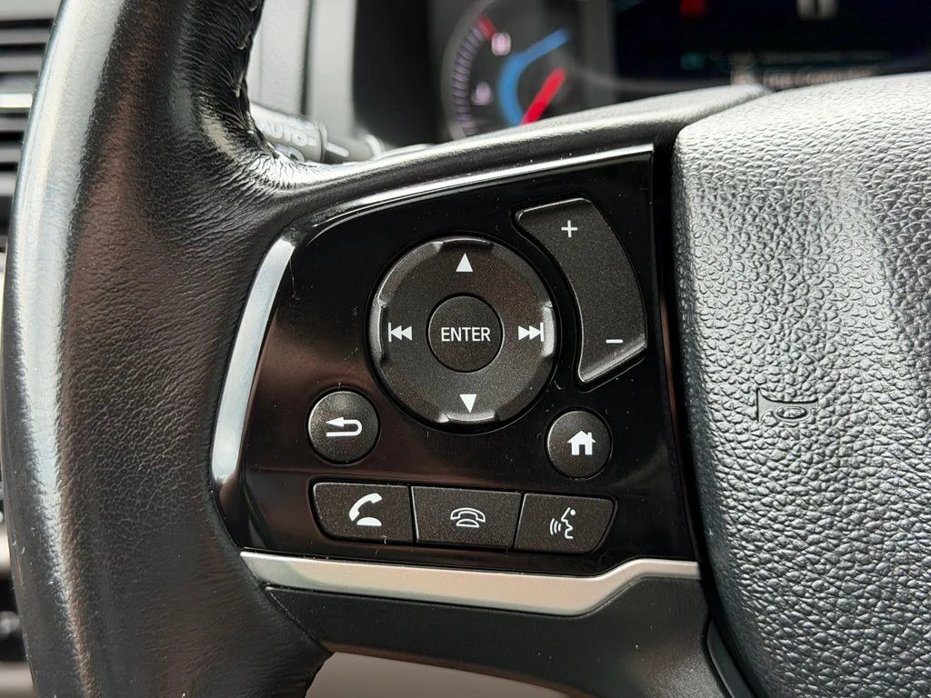 Used 2020 Silver Honda Touring image 18