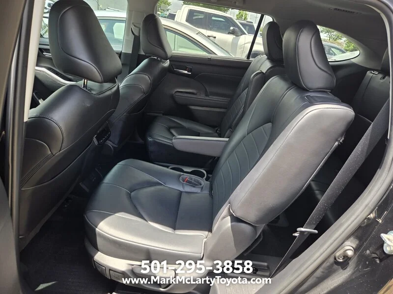 Used 2023 BLACK TOYOTA XLE FWD image 8