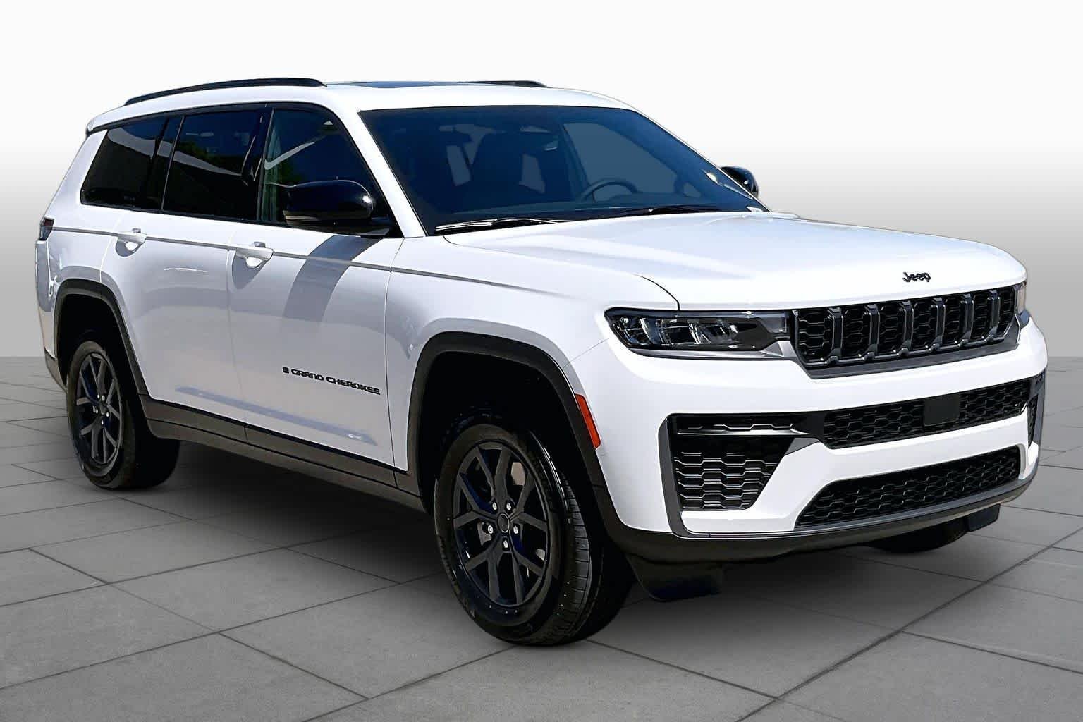 New 2027 Bright White Clear-Coat Paint Jeep Laredo Altitude image 2
