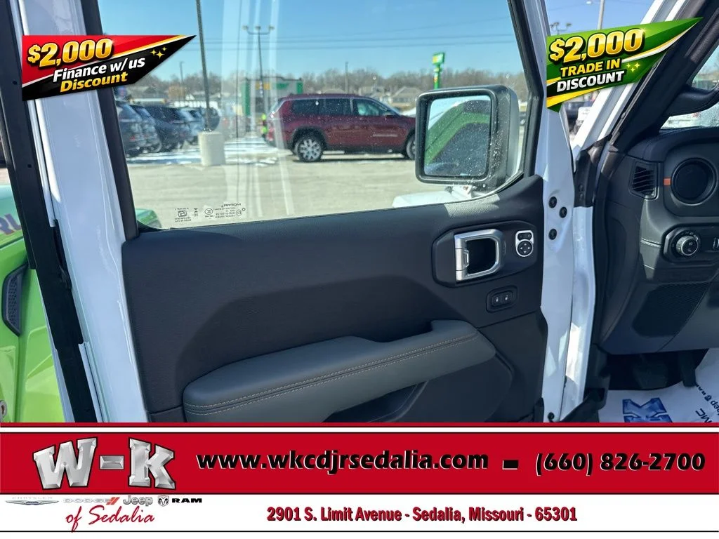 New 2026 White Jeep Mojave image 12