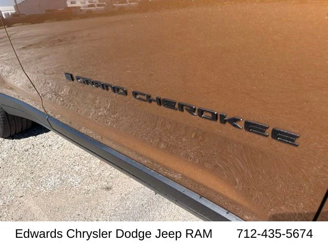 New 2027 Brown Jeep Limited image 12
