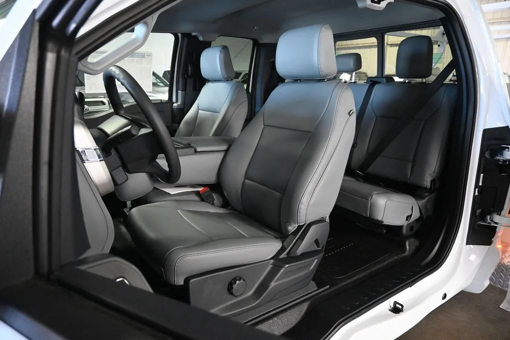 New 2026 Oxford White Ford XL image 11