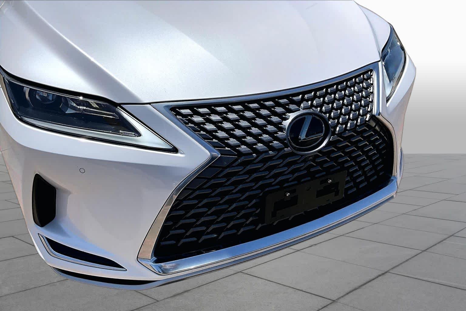 Used 2020 Eminent White Pearl Lexus  image 30