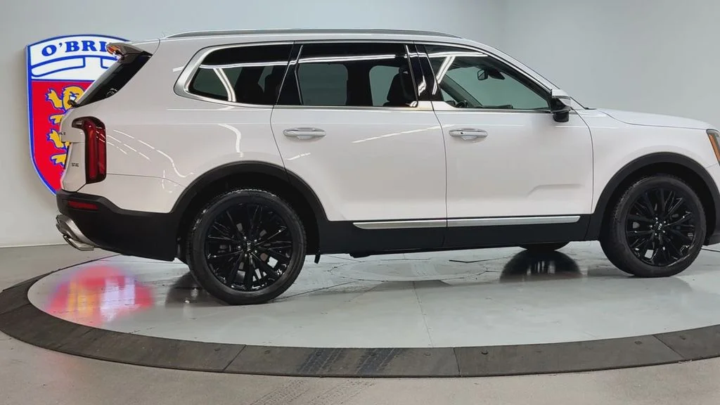 Used 2021 White Pearl Kia SX image 4