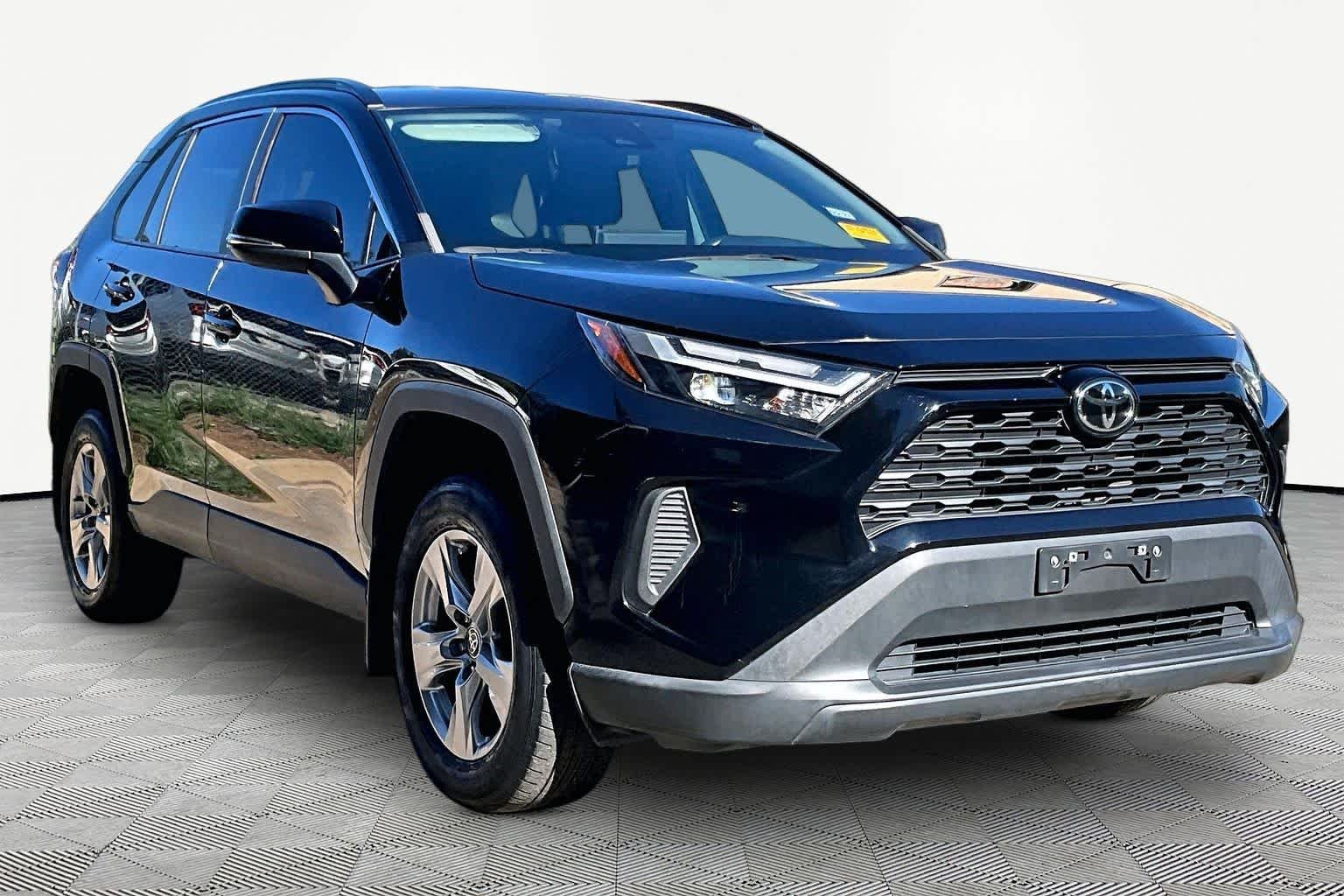 Used 2022 Midnight Black Metallic Toyota XLE image 3