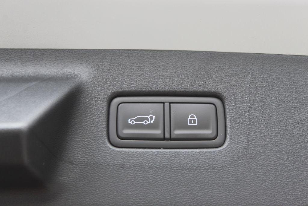 New 2026 Silver Hyundai SEL image 11