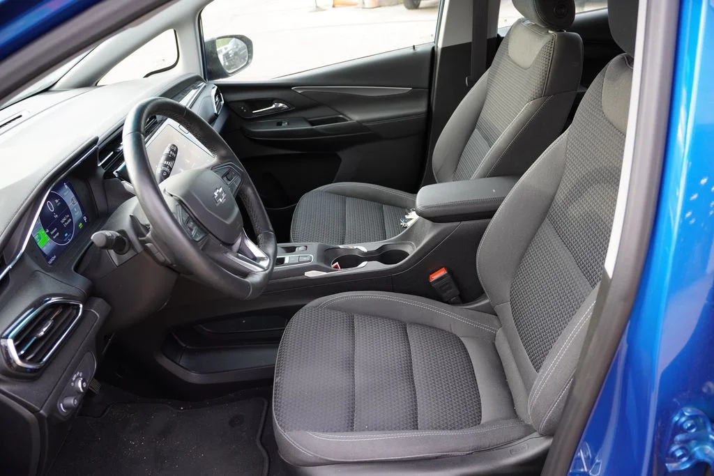 Used 2023 Bright Blue Metallic Chevrolet 1LT image 4