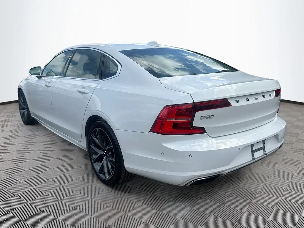 Used 2019  Volvo T5 Momentum image 8