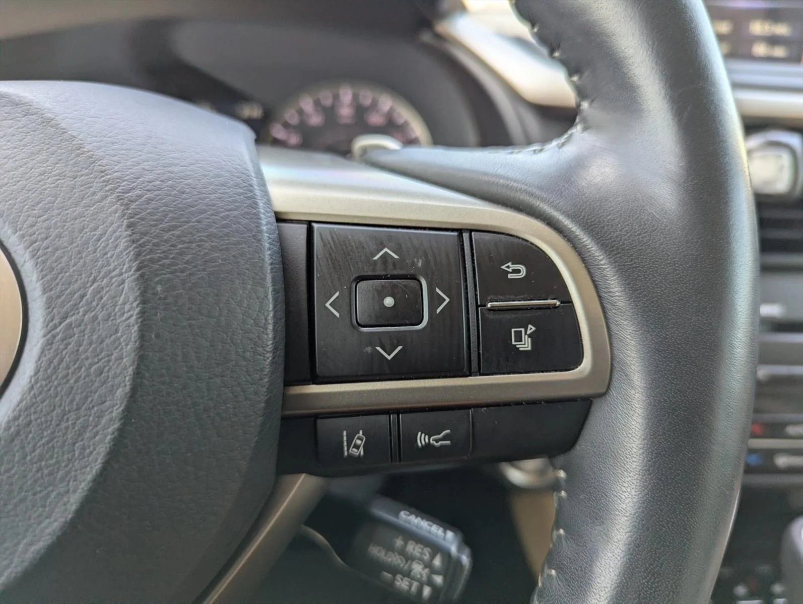 Used 2022 Atomic Silver Lexus RX 350 image 14
