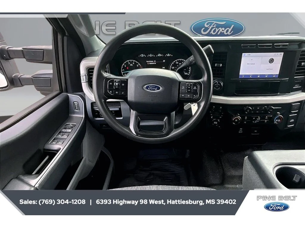 Used 2023 Oxford White Ford XLT image 5