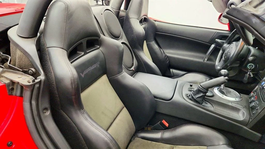 Used 2004 Viper Red Dodge 2dr Convertible SRT10 with Bluetooth Connectivity image 30