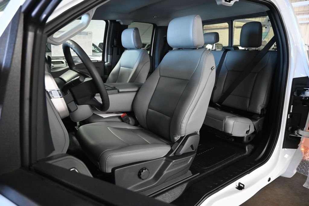 New 2026 Oxford White Ford XL image 11