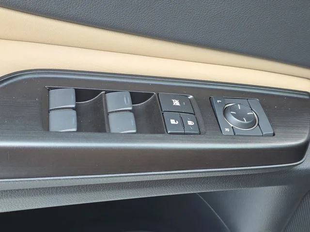 Used 2019 White Pearl Lexus 350 Luxury image 28