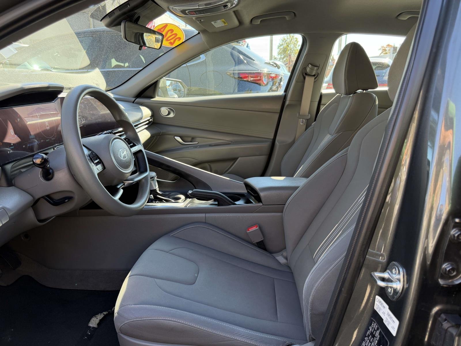 2024 Hyundai Elantra SEL - Photo 16