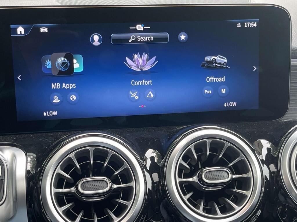 New 2026 Mountain Grey Metallic Mercedes-Benz GLB 250 image 23