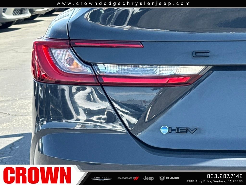 Used 2025  Toyota LE image 14