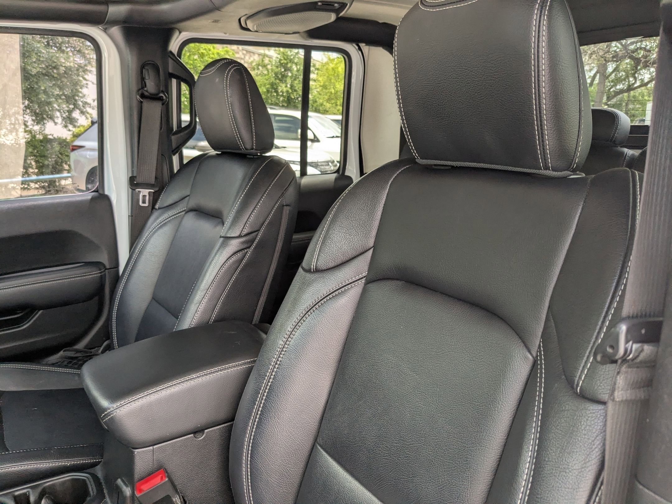 Used 2020 Bright White Clearcoat Jeep Overland image 11