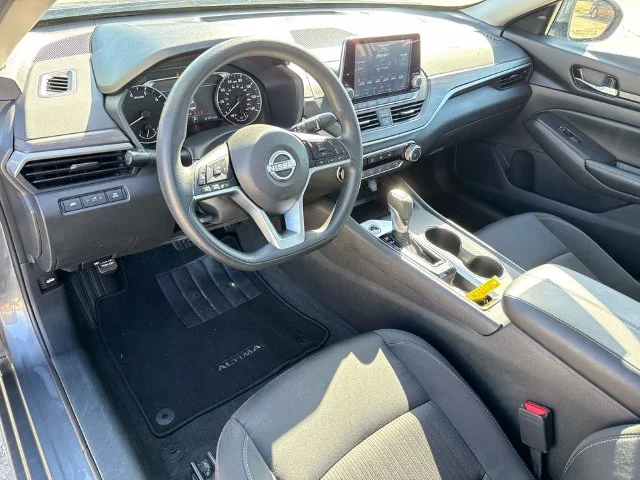 Used 2025 Gray Nissan 2.5 SV image 28