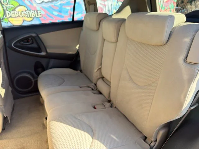 Used 2011 Red Toyota Base image 21