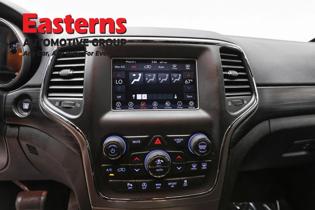 Used 2021 Black Jeep Laredo E image 12