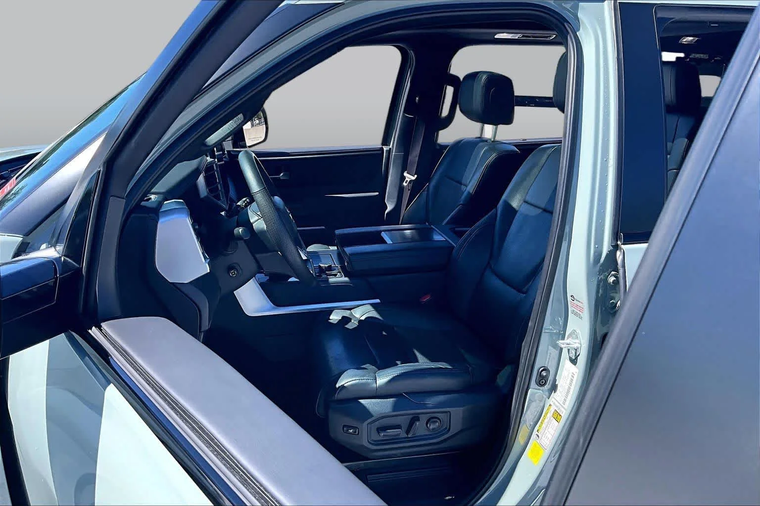 Used 2024 Lunar Rock Toyota Platinum image 8