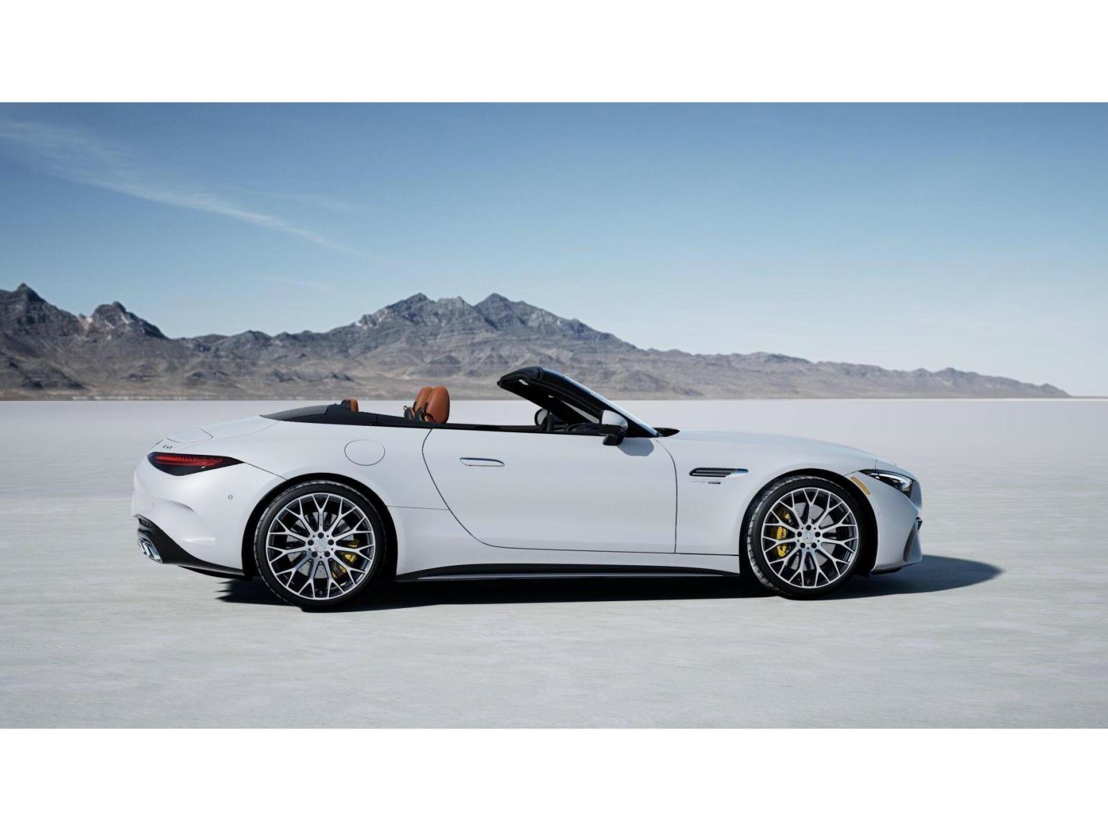 New 2026 MANUFAKTUR Moonlight White Metallic Mercedes-Benz SL 63 AMG® image 17