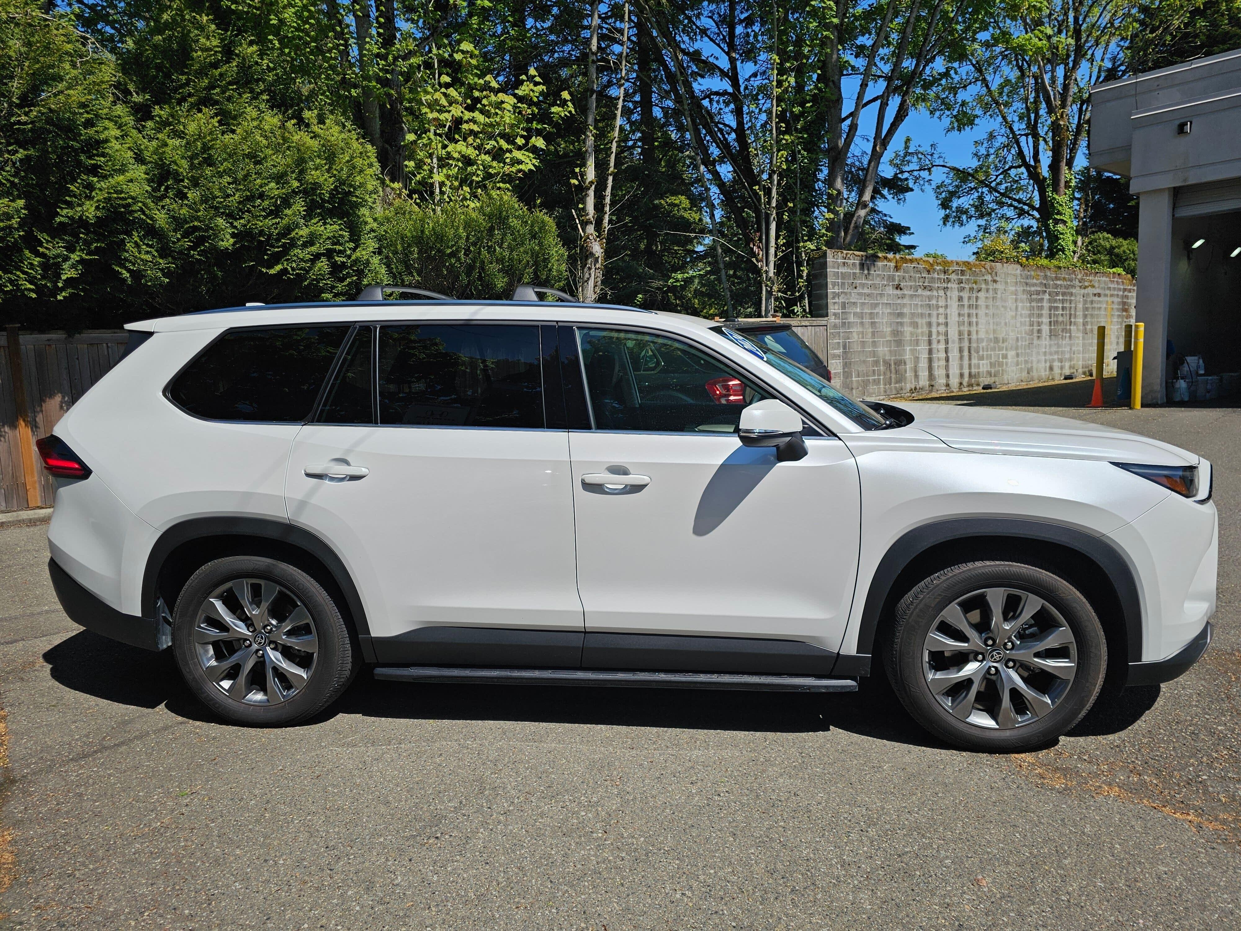 Used 2024 Wind Chill Pearl Toyota Limited image 8