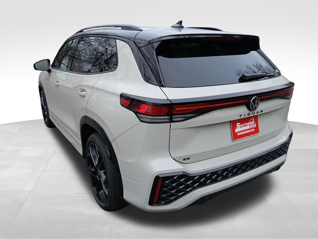 2026 Volkswagen Tiguan SE R-LINE BLACK