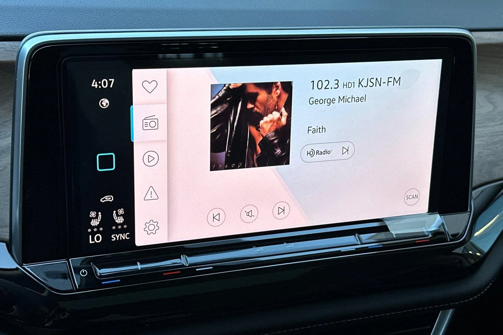 New 2026 Avocado Green Pearl Volkswagen 2.0T SE w/Technology image 18