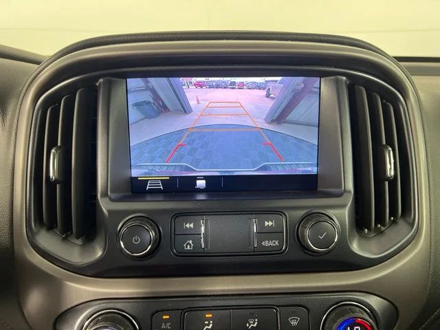Certified Used 2021 Summit White GMC AT4 w/Leather image 22