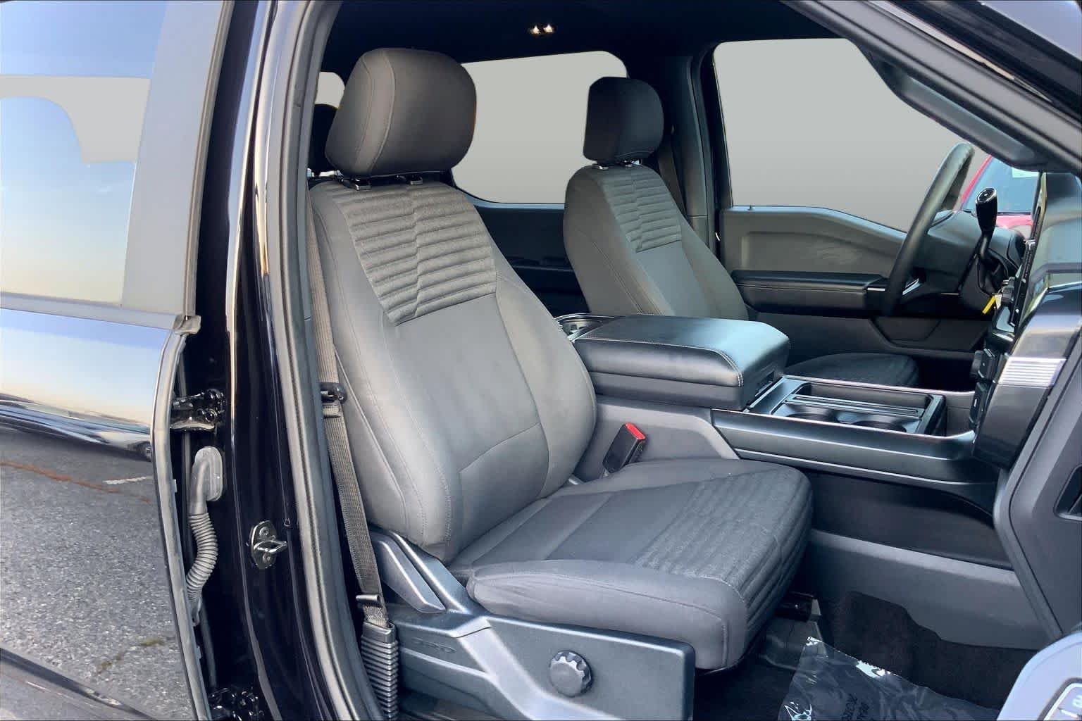 Used 2021 Agate Black Metallic Ford XL image 9