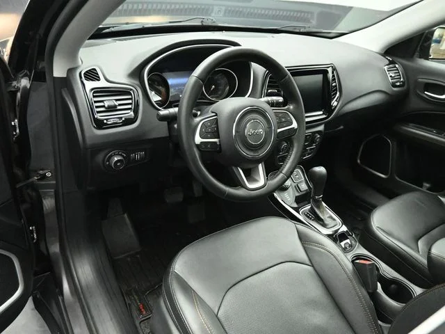 Used 2020 Granite Crystal Clearcoat Metallic Jeep Limited image 9