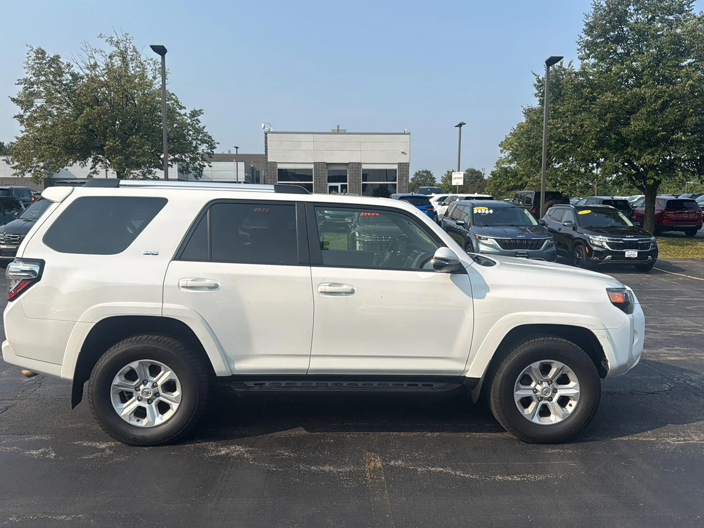 Used 2022 White Toyota SR5 Premium image 8