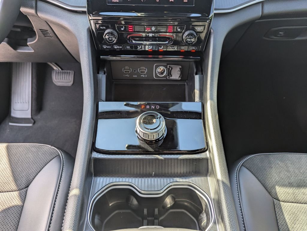 New 2025 Silver Zynith Exterior Paint Jeep Altitude X image 27