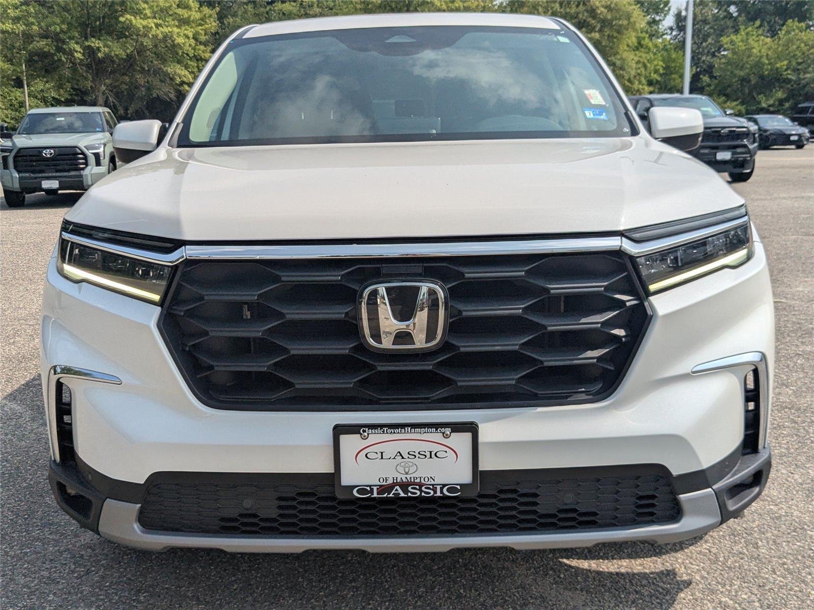 Used 2023 Platinum White Pearl Honda EX-L 7 Passenger image 8