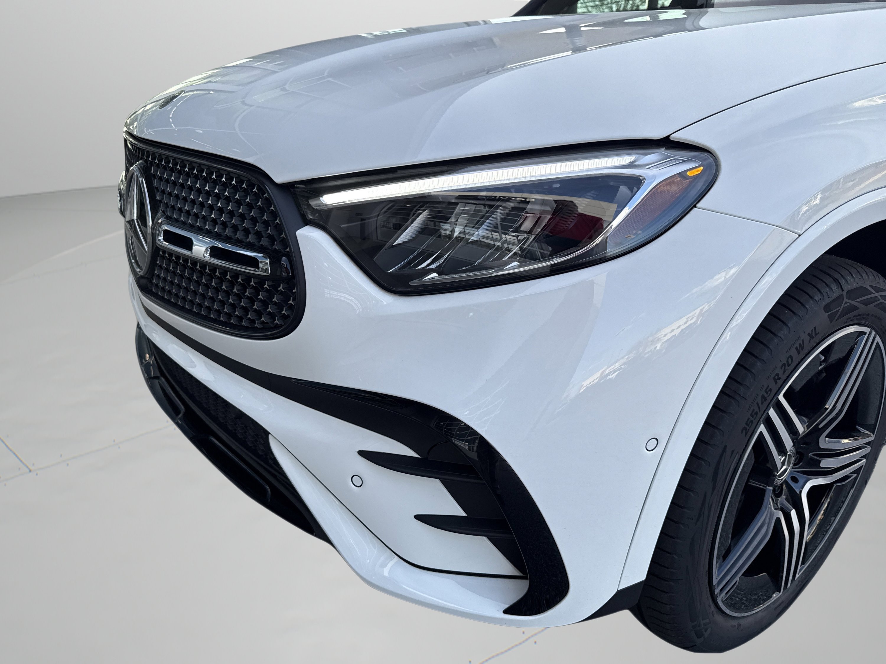 Certified Used 2026 Polar White Mercedes-Benz GLC 300 image 11