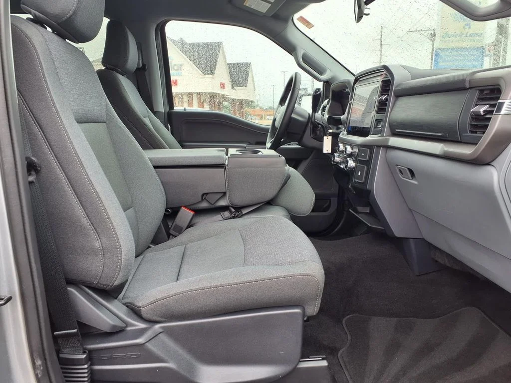 Used 2025 Silver Ford XLT image 6