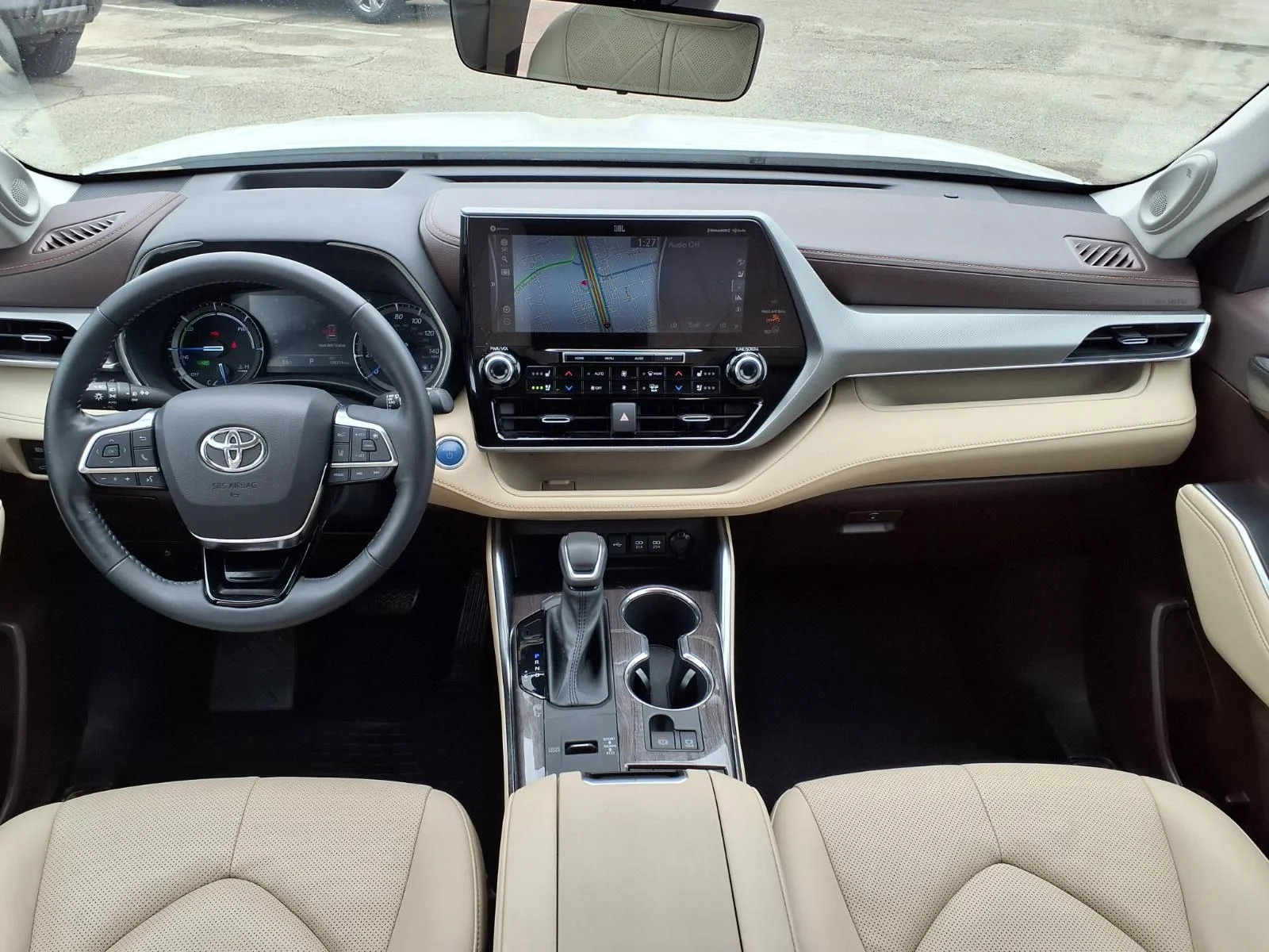 Used 2021 White Toyota Platinum image 9