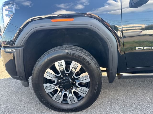Used 2024 Black GMC Denali image 10